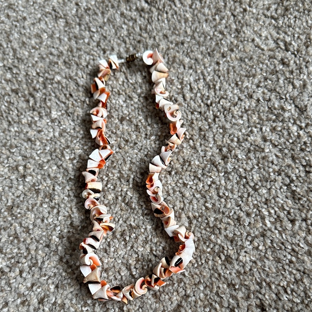Elegant Shell Necklace